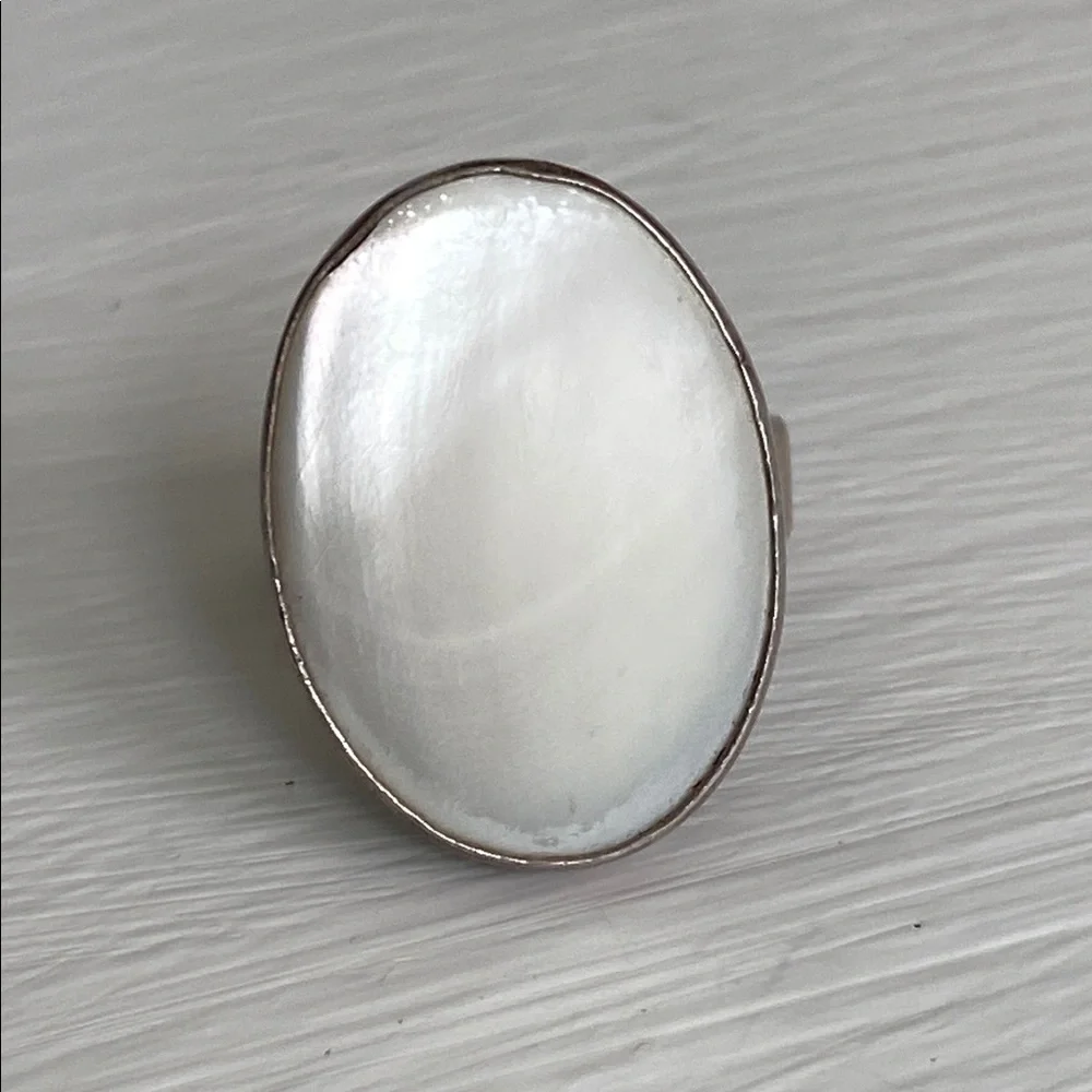 Mother of Pearl Gemstone 925 Sterling Silver Ring Size 6.5